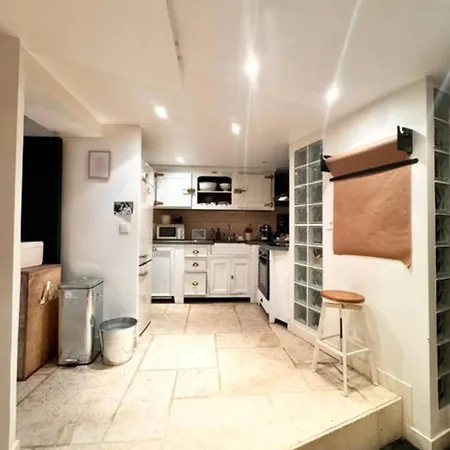 Maison Loft De 100 M Avec Jardin à Hébergement de vacances
